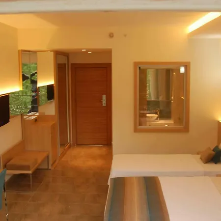 Ξενοδοχείο Kervansaray 4*